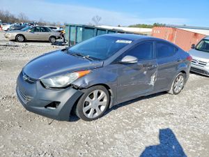 Hyundai Elantra GLS 1.8L 4 2013