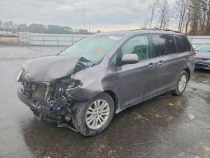 Toyota Sienna XLE 3.5L 6 2014