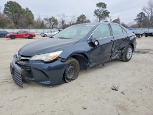 Toyota Camry LE 2.5L 4 2015