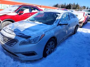 Hyundai Sonata SE 2.4L 4 2015