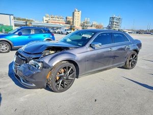 Chrysler 300C 3.6L 6 2015