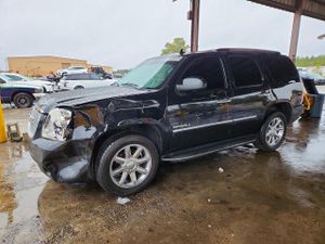 GMC Yukon DENALI 6.2L 8 2011