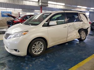 Toyota Sienna XLE 3.5L 6 2015