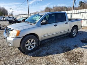 Nissan Titan XE 5.6L 8 2010