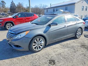 Hyundai Sonata SE 2.4L 4 2013