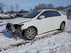 Toyota Corolla BASE 1.8L 4 2010
