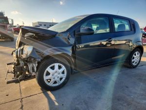 Chevrolet Aveo (Sonic) LS 1.8L 4 2014