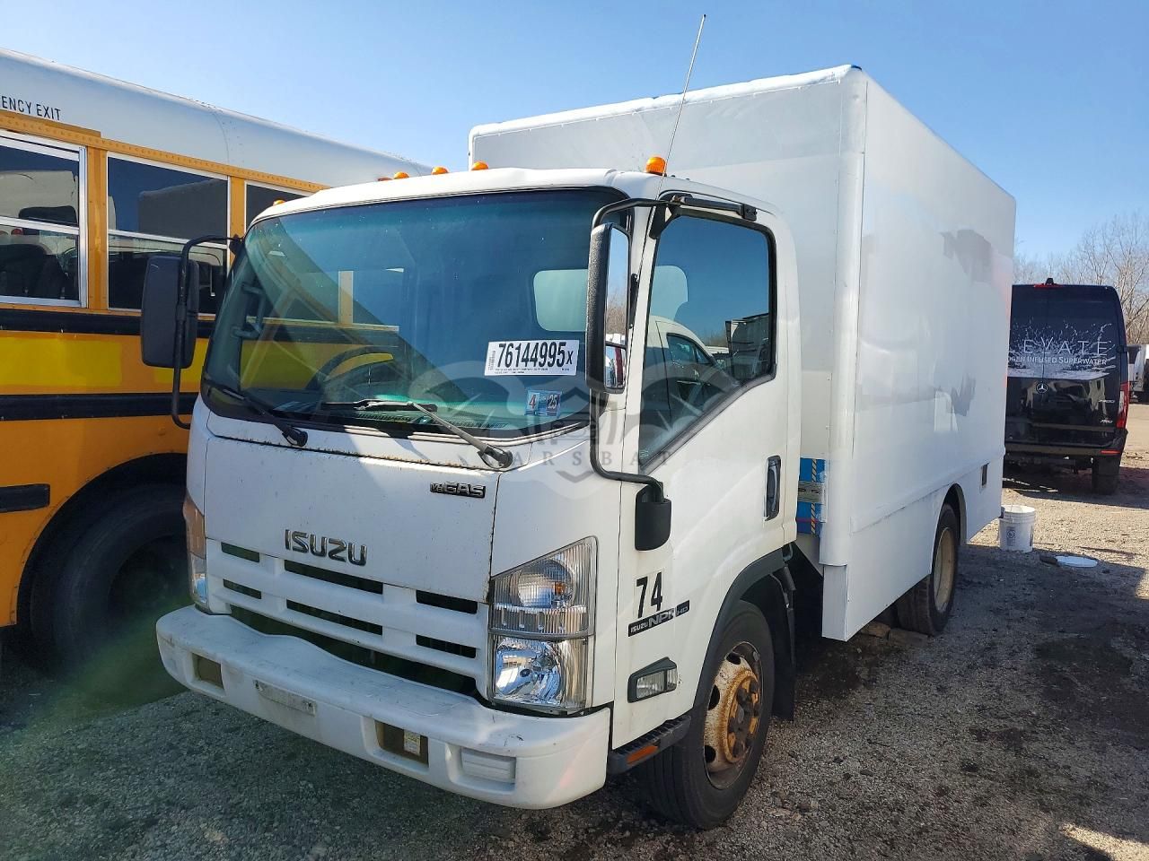 Isuzu NPR 6.0L 8 2015