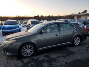 Toyota Avalon BASE 3.5L 6 2011
