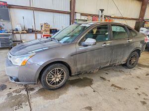 Ford Focus SE 2.0L 4 2011