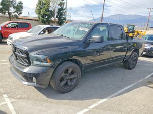 RAM 1500 ST 5.7L 8 2015