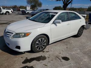 Toyota Camry BASE 2.5L 4 2011