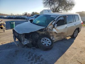 Toyota Highlander BASE 3.5L 6 2013