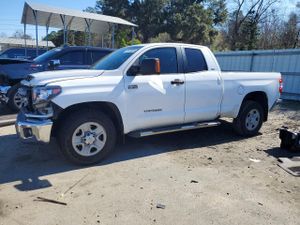 Toyota Tundra DOUBLE CAB SR 5.7L 8 2015