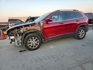 Jeep Cherokee LATITUDE 2.4L 4 2015