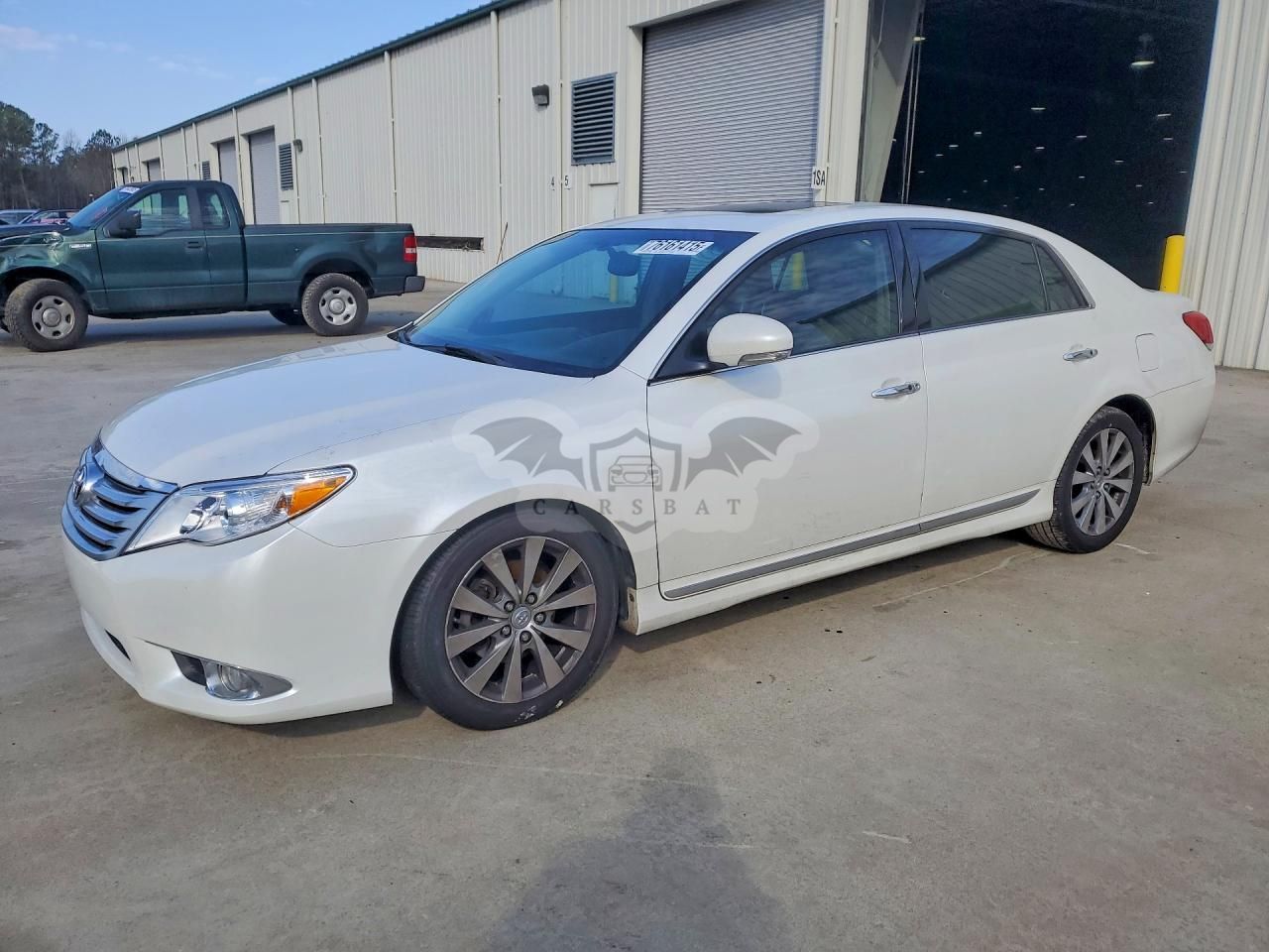 Toyota Avalon BASE 3.5L 6 2012