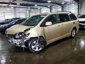 Toyota Sienna LE 3.5L 6 2011