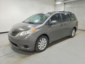Toyota Sienna LE 3.5L 6 2017