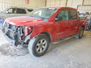 Nissan Titan S 5.6L 8 2012
