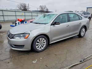 Volkswagen Passat S 2.5L 5 2013