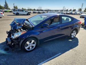 Hyundai Elantra GLS 1.8L 4 2013