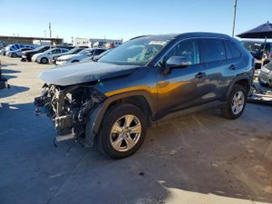 Toyota Rav4 XLE 2.5L 4 2020