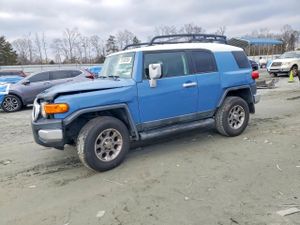 Toyota FJ Cruiser 4.0L 6 2011
