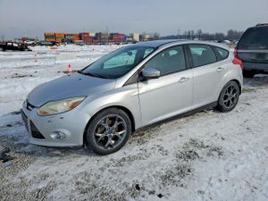 Ford Focus SE 2.0L 4 2014