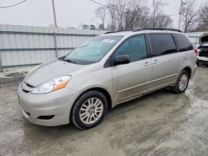 Toyota Sienna LE 3.5L 6 2009