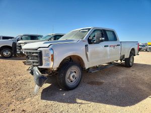 Ford F-350 6.8L 8 2024