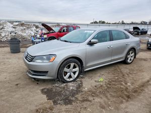 Volkswagen Passat SE 2.0L 4 2013