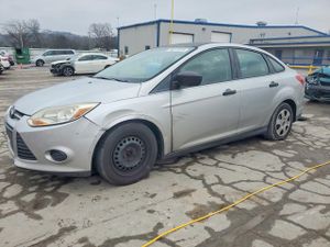 Ford Focus S 2.0L 4 2012