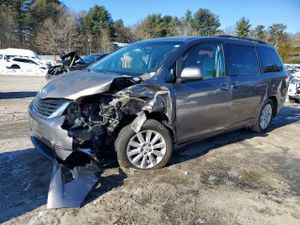 Toyota Sienna LE 3.5L 6 2011
