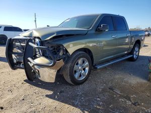RAM 1500 SLT 5.7L 8 2015