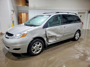 Toyota Sienna LE 3.3L 6 2006