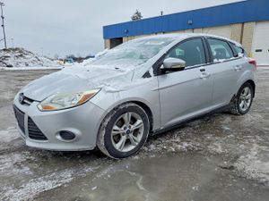 Ford Focus SE 2.0L 4 2014