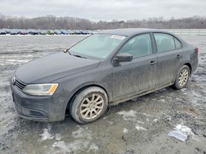 Volkswagen Jetta BASE 2.0L 4 2013