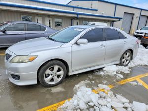 Toyota Camry BASE 2.5L 4 2011