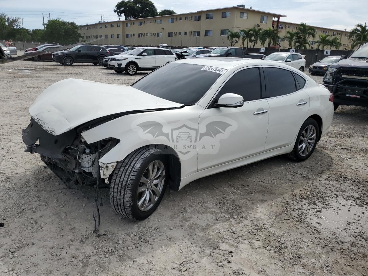 Infiniti Q70 3.7 3.7L 6 2015