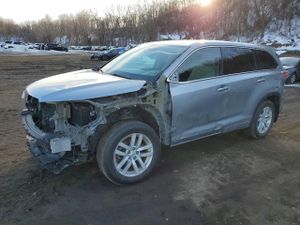 Toyota Highlander LE 3.5L 6 2014