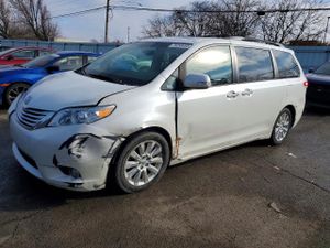 Toyota Sienna XLE 3.5L 6 2013