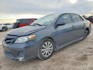 Toyota Corolla BASE 1.8L 4 2013