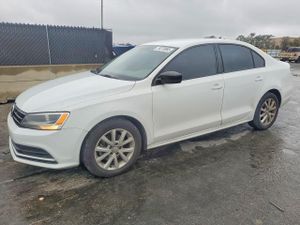 Volkswagen Jetta SE 1.8L 4 2015