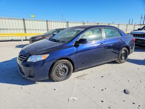 Toyota Corolla BASE 1.8L 4 2013