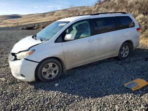 Toyota Sienna 3.5L 6 2012
