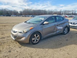 Hyundai Elantra GLS 1.8L 4 2013