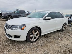 Volkswagen Passat SE 2.0L 4 2012