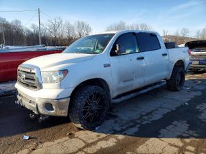 Toyota Tundra CREWMAX SR5 5.7L 8 2010