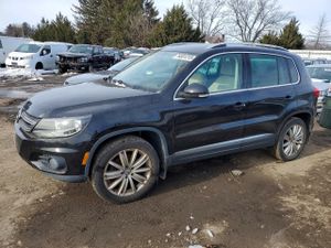 Volkswagen Tiguan S 2.0L 4 2014