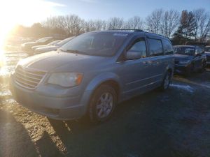 Chrysler Town & Country TOURING PLUS 3.8L 6 2010